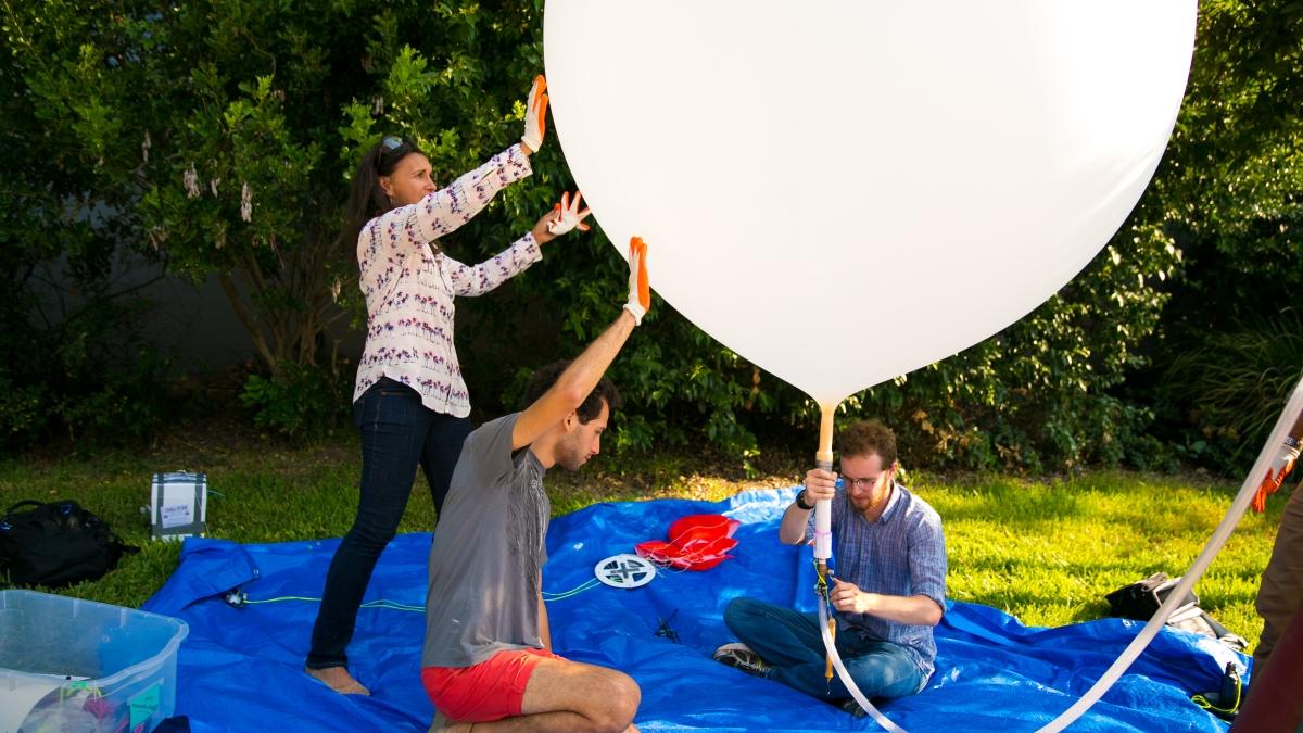 Students participate in the O-zone balloon chemistry challenge